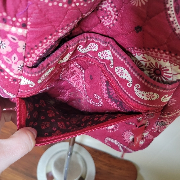 Vera Bradley Mesa Red Paisley Quilted Crossbody Purse - Picture 5 of 9